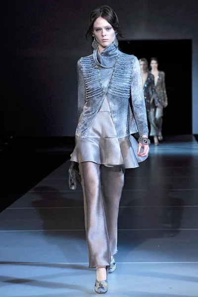 Look 48
